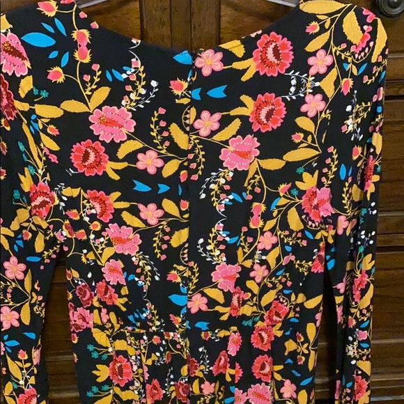 Express floral romper size 2 - Picture 3 of 4